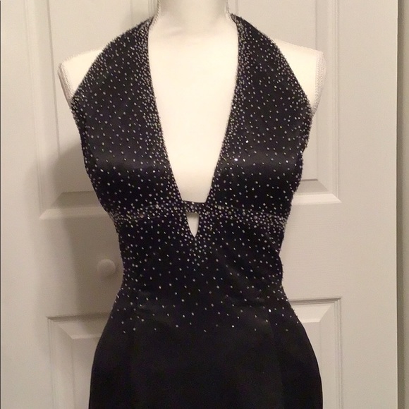 Stunning Black Gown Halter Neck with Embellishment - Picture 5 of 8